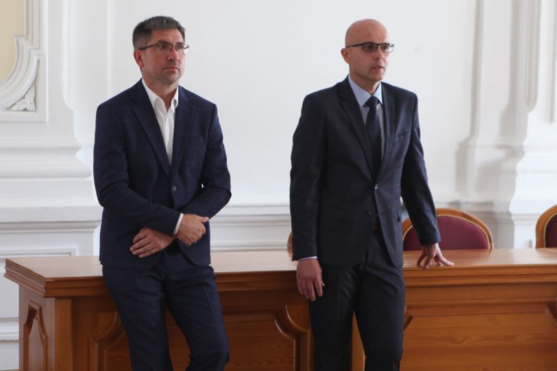 ������� ��������� ������� (�����) � ������ ���������� ����� (������), 60.0 Kb