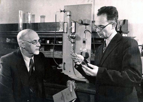 Les scientifiques russes Alexandre Arbouzov et Boris Arbouzov. L'école scientifique des chimistes de Kazan., 62.9 Kb