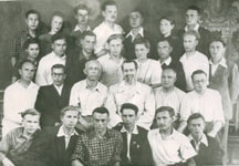 Заведующий кафедрой гидравлики, профессор Труфанов А.А., преподаватели кафедры и <br>выпускники - механики, 1952 год., 304.2 КБ