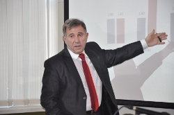 �.� ����������, 2.50 �� 